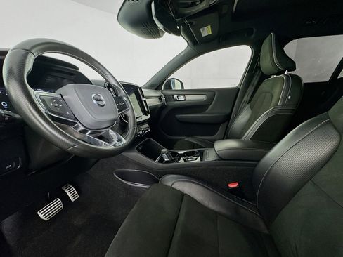 Used 2020 Volvo XC40 T5 R-Design image 21