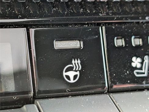 Used 2024 Toyota Land Cruiser image 27