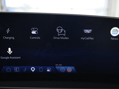 Used 2024 Cadillac Lyriq Tech RWD image 25