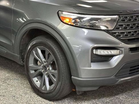 Used 2022 Ford Explorer XLT w/ Equipment Group 202A AWD/4WD image 8