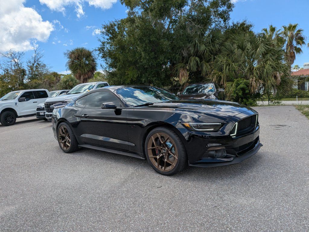 Used 2017 Ford Mustang GT Premium w/ GT Performance Package RWD image 2