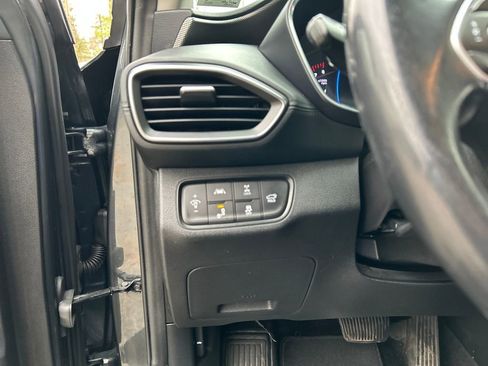 Used 2020 Hyundai Santa Fe SEL w/ Convenience Package image 23