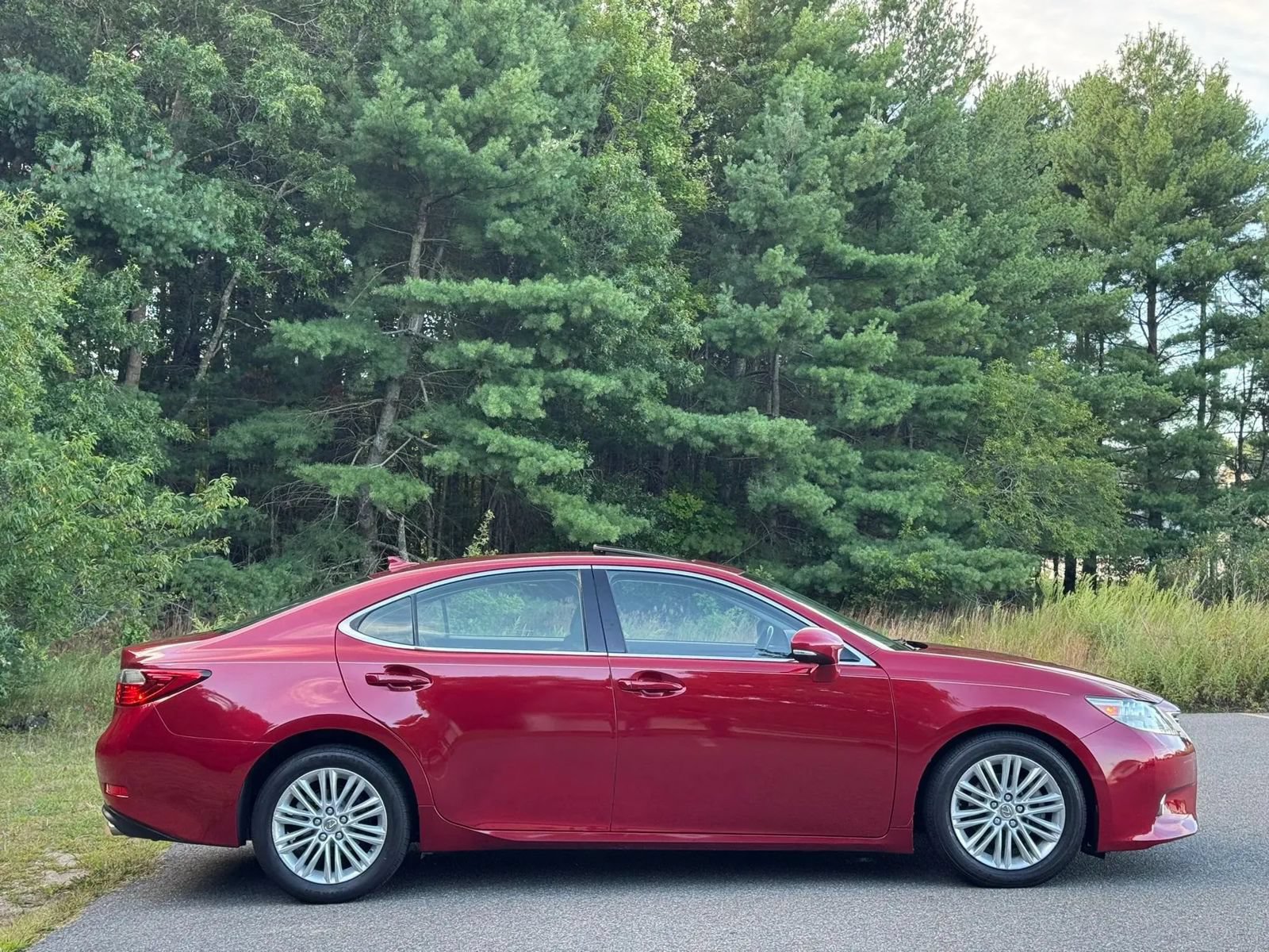 Used 2014 Lexus ES 350 w/ Luxury Package FWD image 5