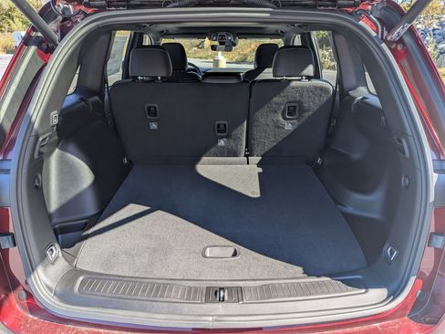 New 2025 Jeep Grand Cherokee Altitude image 27