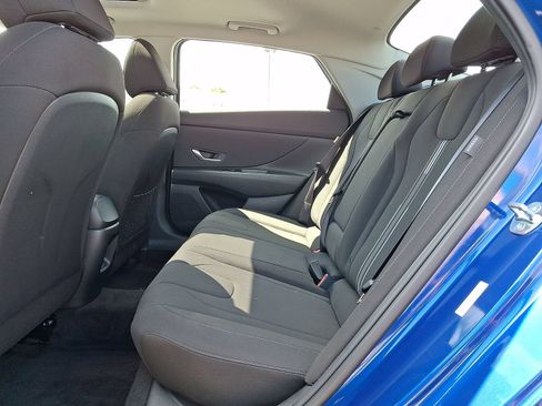 Certified 2025 Hyundai Elantra SEL FWD image 26