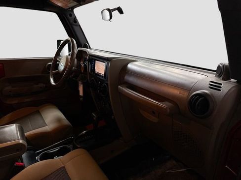 Used 2010 Jeep Wrangler Unlimited Sport image 28