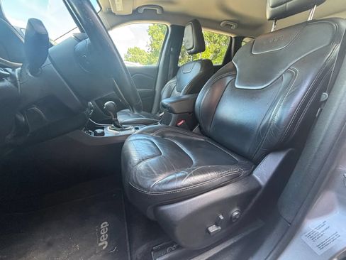 Used 2017 Jeep Cherokee Limited AWD/4WD image 22
