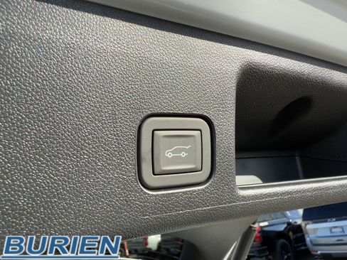 New 2026 Chevrolet Equinox EV LT image 33