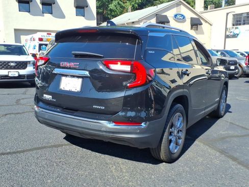 Used 2024 GMC Terrain SLT AWD/4WD image 5