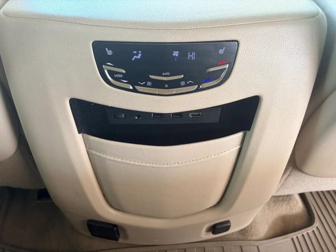 Used 2017 Cadillac Escalade Premium Luxury AWD/4WD image 20