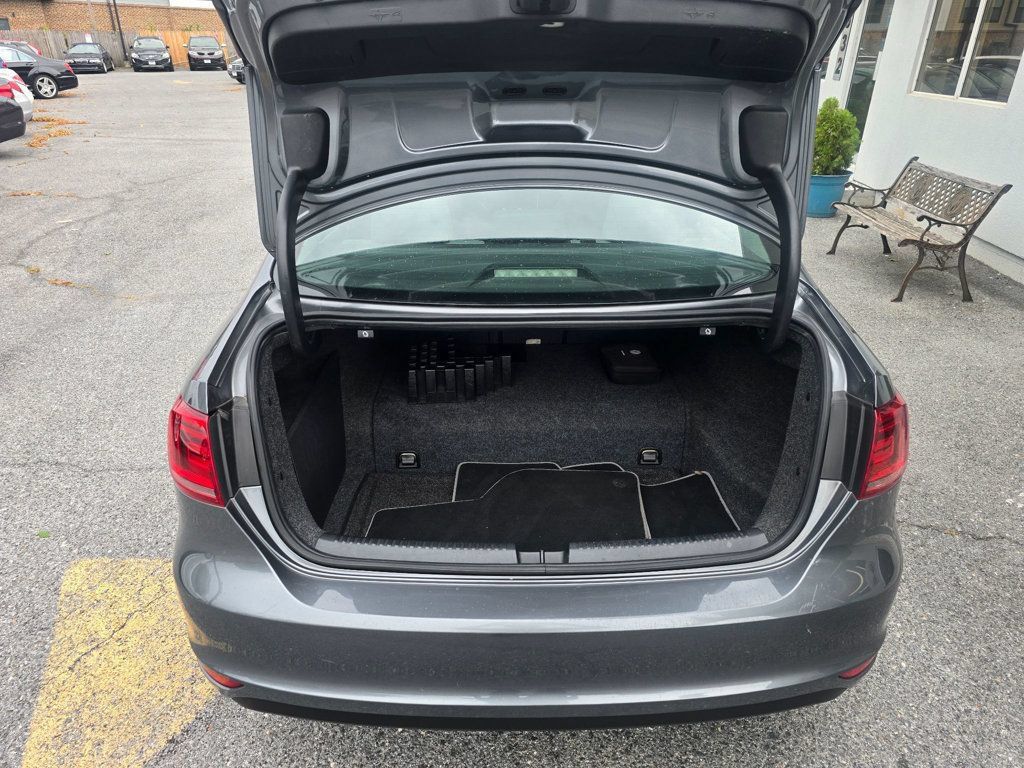 Used 2014 Volkswagen Jetta Hybrid Sedan FWD image 14