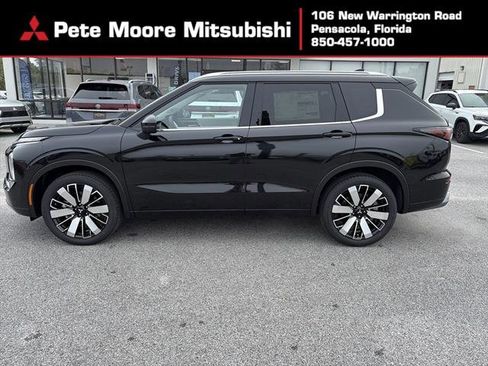 New 2026 Mitsubishi Outlander SEL image 1