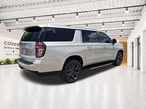Used 2023 Chevrolet Suburban Premier w/ Max Trailering Package AWD/4WD image 11