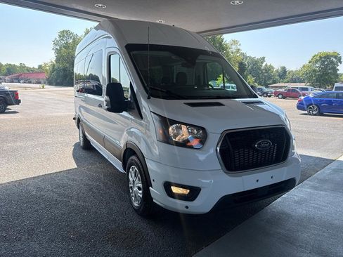 Used 2024 Ford Transit 350 XLT RWD image 3