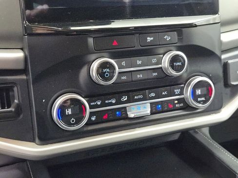 Used 2023 Ford Expedition Max XLT image 29