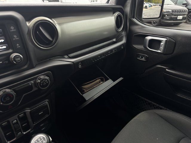 Used 2018 Jeep Wrangler Unlimited Sport S AWD/4WD image 32