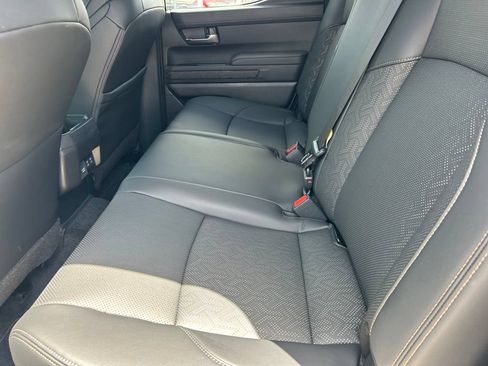 Used 2025 Toyota Tacoma Limited AWD/4WD image 17