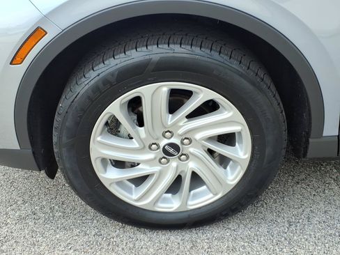 Certified 2022 Lincoln Corsair FWD image 9