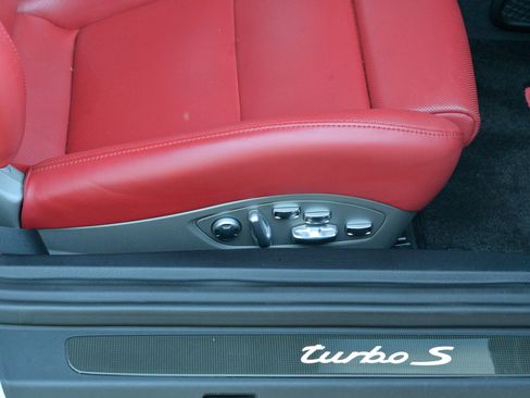 Used 2015 Porsche 911 Turbo S image 39