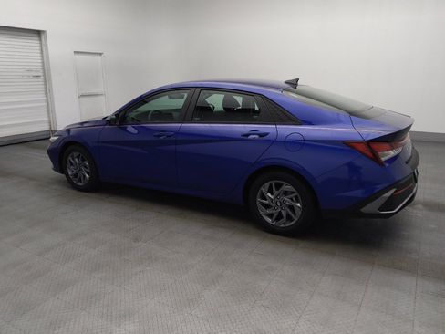 Used 2024 Hyundai Elantra SEL FWD image 3