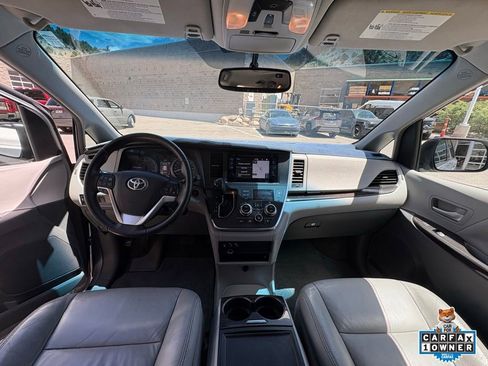Used 2015 Toyota Sienna XLE w/ XLE Navigation Package FWD image 4