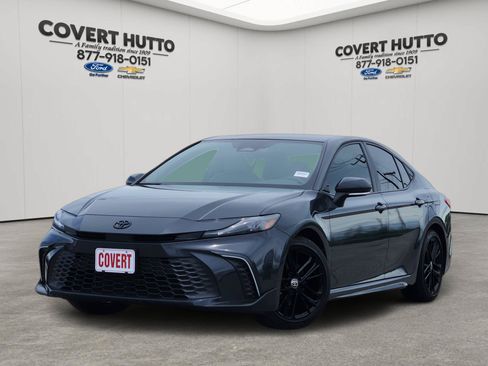 Used 2025 Toyota Camry SE w/ Multimedia Upgrade Package FWD image 1