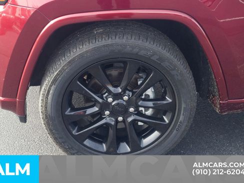 Used 2019 Jeep Grand Cherokee Altitude image 14