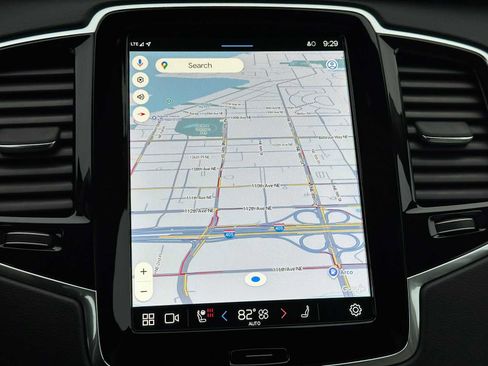 Certified 2023 Volvo XC90 T8 Ultimate image 28