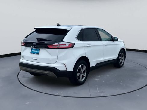 Used 2024 Ford Edge SEL w/ Convenience Package AWD/4WD image 3