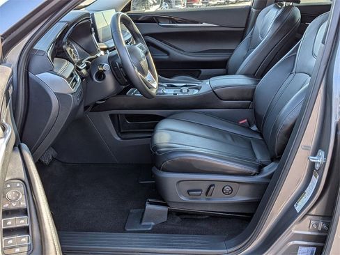 Used 2025 INFINITI QX60 Pure image 11