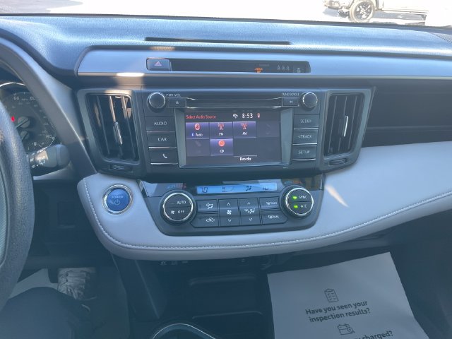 Used 2018 Toyota RAV4 LE AWD/4WD image 19
