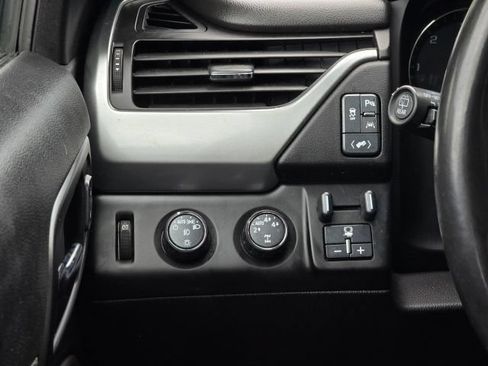 Used 2016 Chevrolet Tahoe LTZ AWD/4WD image 15