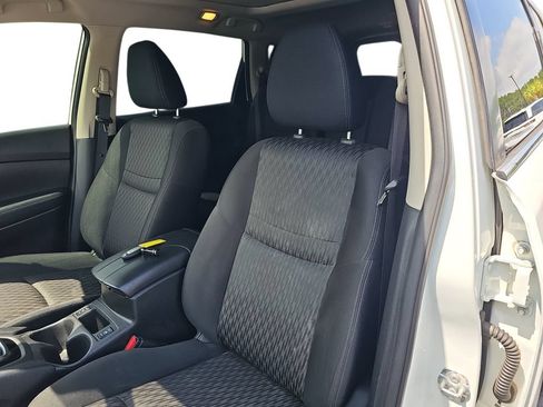 Used 2019 Nissan Rogue SV w/ Sun & Sound Touring Package FWD image 15
