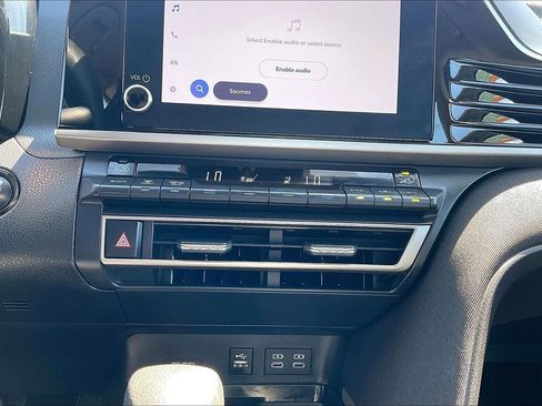 Used 2025 Toyota Camry LE image 4