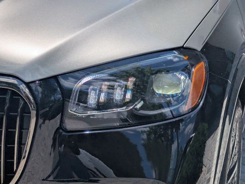 Used 2026 Mercedes-Benz Maybach GLS 600 4MATIC image 9
