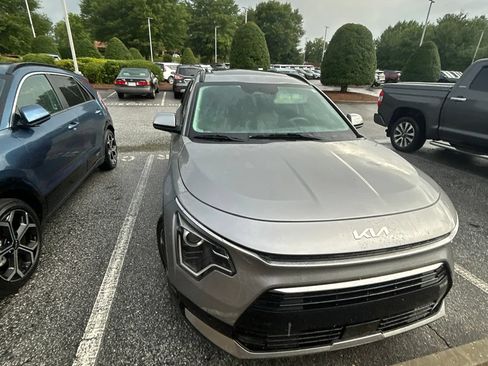 Used 2023 Kia Niro FWD image 10
