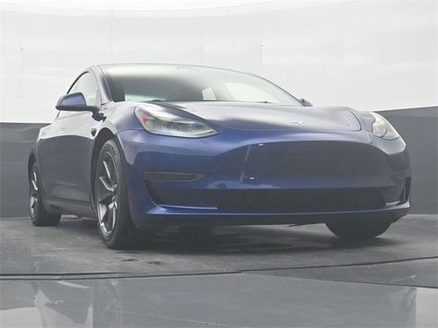 Used 2023 Tesla Model 3 Standard Range image 26