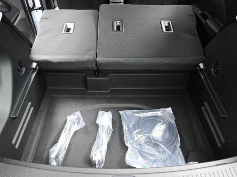 New 2027 Chevrolet Bolt LT w/ Comfort Package FWD image 40