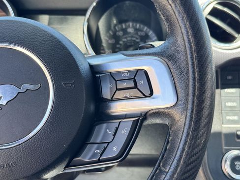 Used 2017 Ford Mustang Coupe RWD image 16