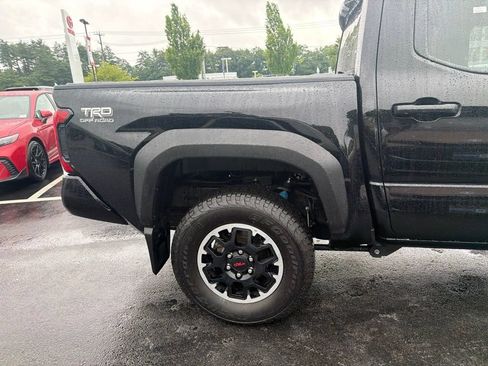 Used 2025 Toyota Tacoma TRD Off-Road AWD/4WD image 4
