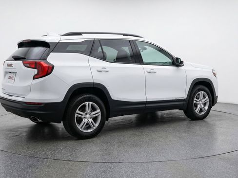 Used 2024 GMC Terrain SLE image 9