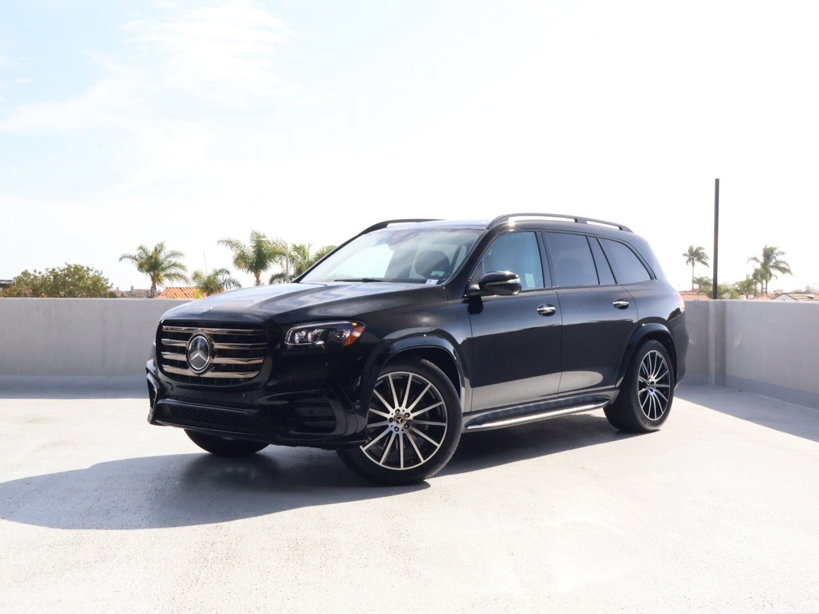 Used 2025 Mercedes-Benz GLS 580 4MATIC image 1