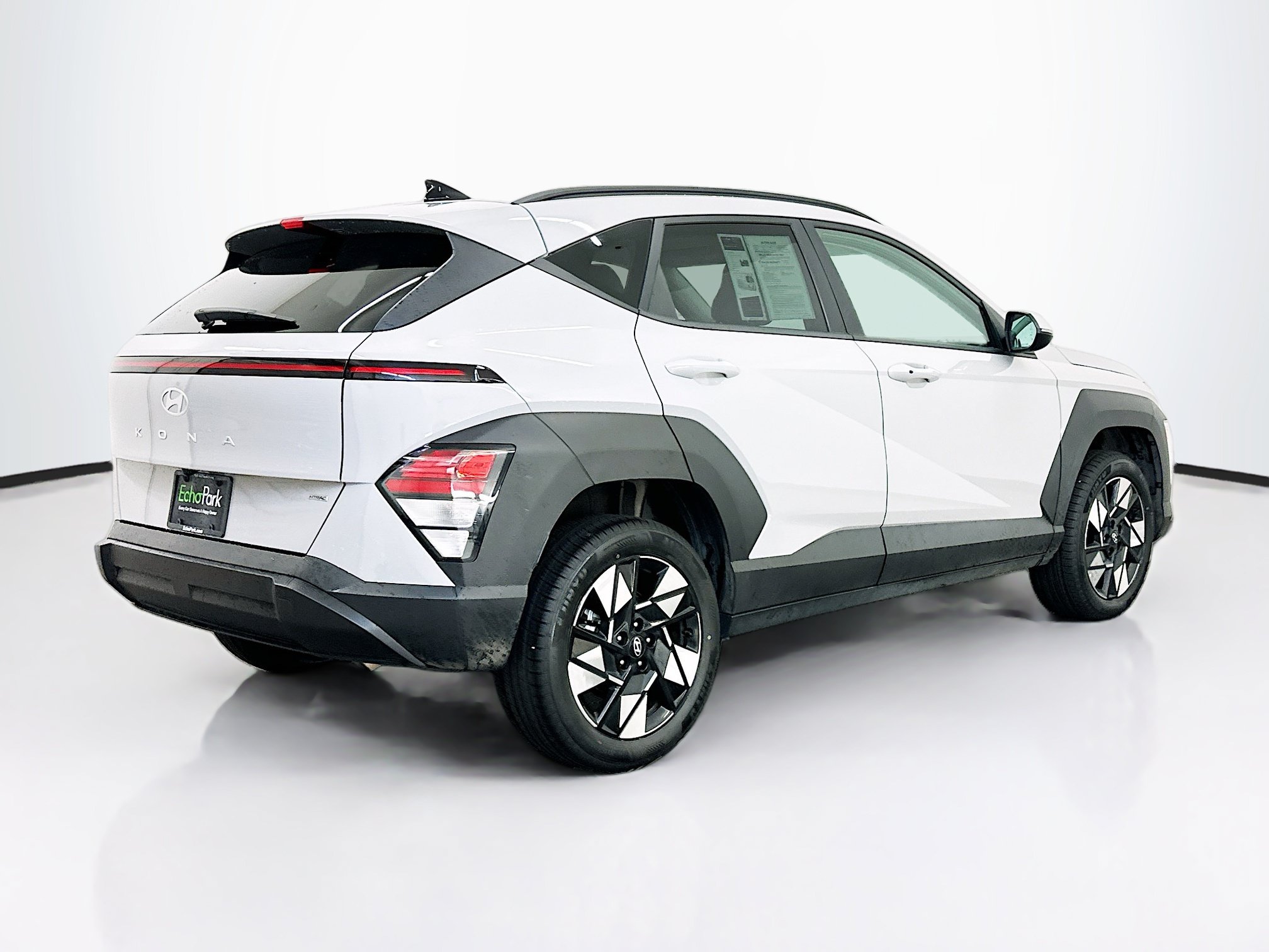Used 2025 Hyundai Kona SEL AWD/4WD image 9