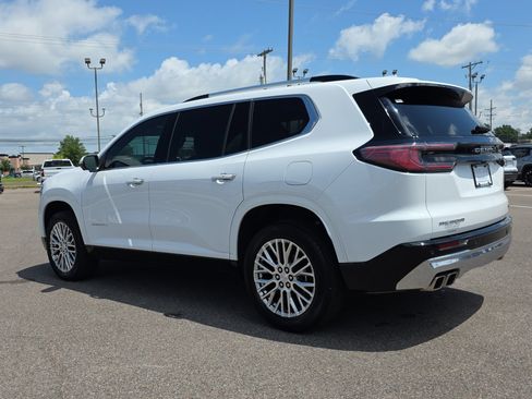 Used 2025 GMC Acadia Denali FWD image 3