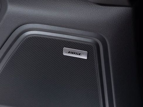 Certified 2026 Porsche Macan AWD/4WD image 33