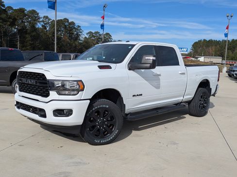 Used 2024 RAM 2500 Big Horn w/ Night Edition image 4