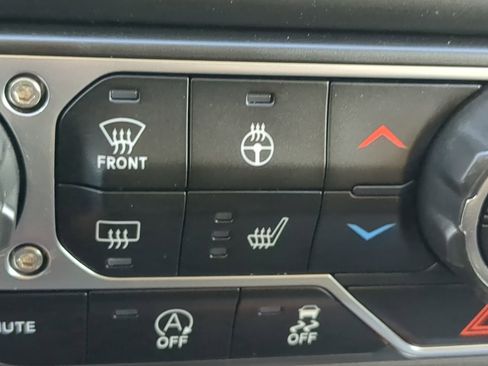 Used 2020 Jeep Wrangler Unlimited Rubicon w/ Cold Weather Group image 22