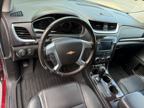 Used 2017 Chevrolet Traverse LT FWD image 14