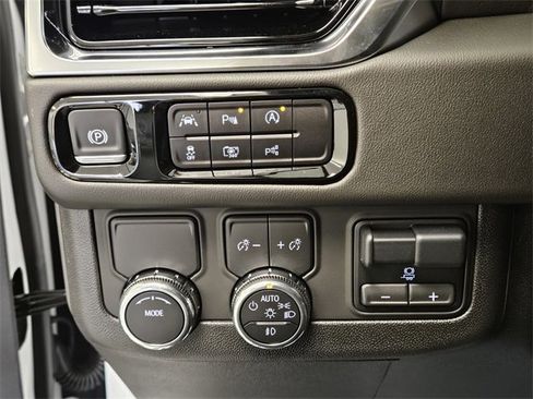 New 2025 GMC Yukon XL Elevation image 26