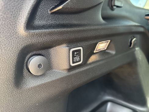 Used 2022 Jeep Grand Cherokee L Laredo w/ Luxury Tech Group I image 9